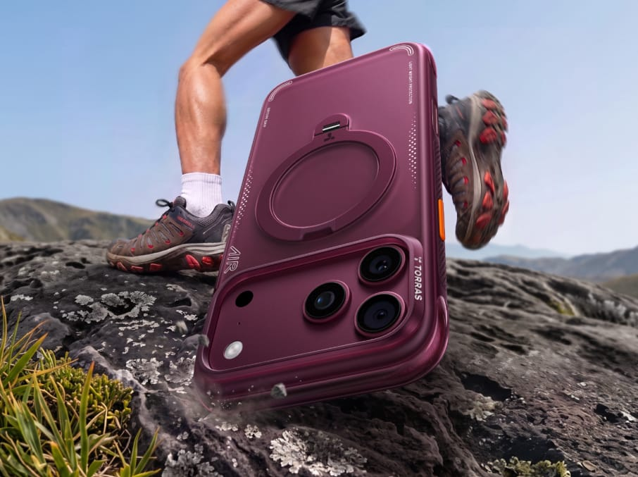 Magentafarbene iPhone 18 Pro Max Hülle mit geöffnetem Ständer auf Fels, Läufer im Hintergrund