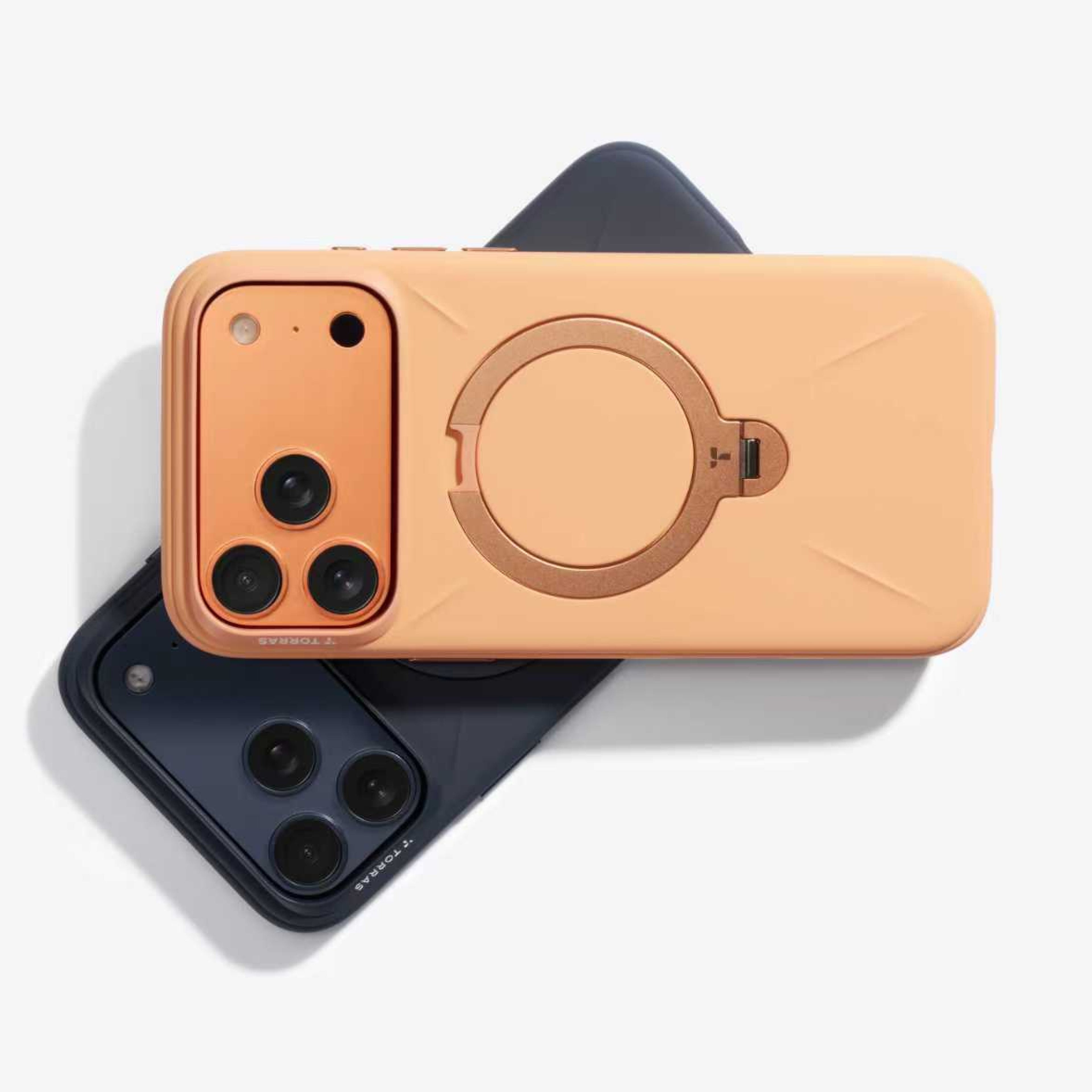 case_qpro_ip17 gold_product_03_cc4c5542 692b 4d8f 9804 de8d0e1b5c76