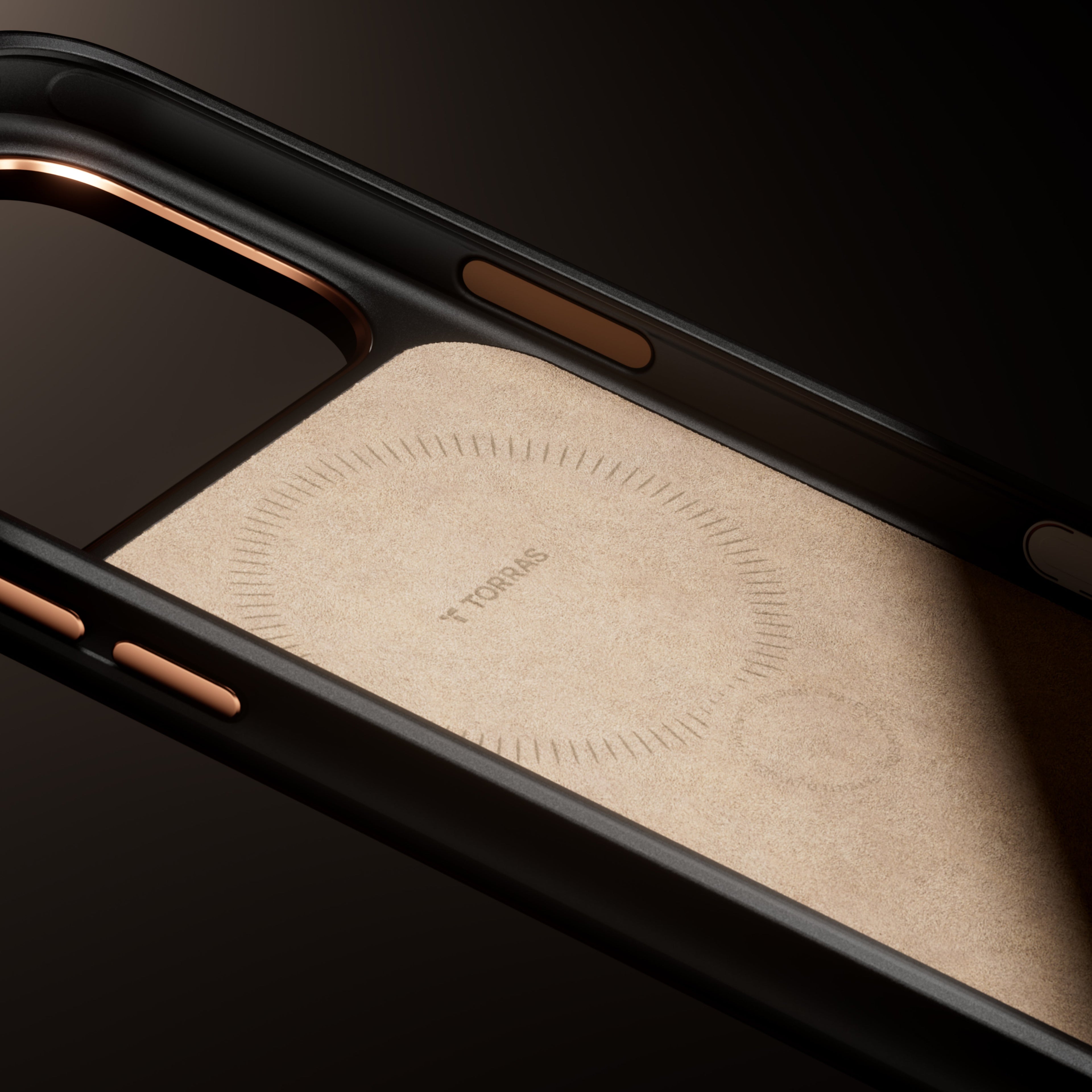 case_vegskin_ip17 brown_product_03 3_42f248eb 1523 4253 9be9 d12447b12fd0
