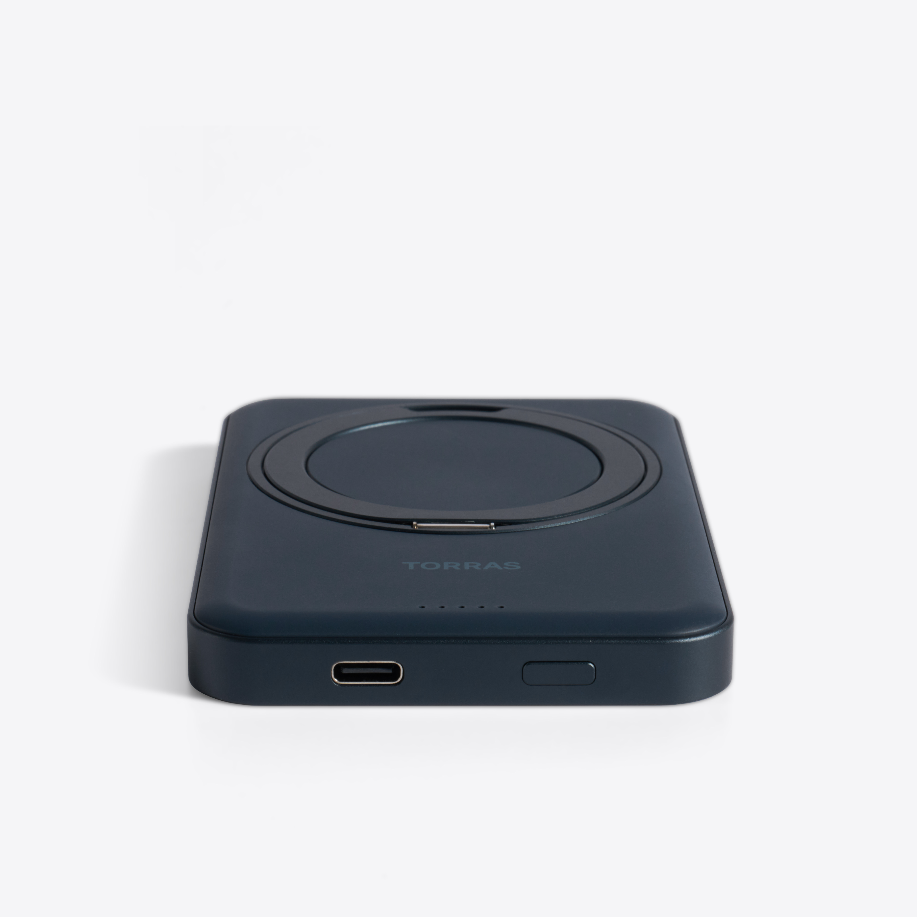 charging_Ostand_Power_Bank_product_03_26919b62 8a22 431e 98be 0cf5304364f9